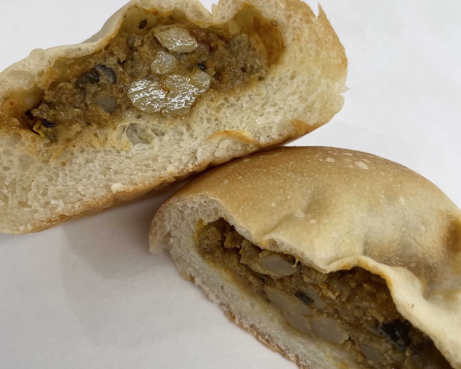 愛南スパイシーカレーパン